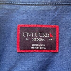 UNTUCKit Blue Size M Button Up. Excellent Condition.
